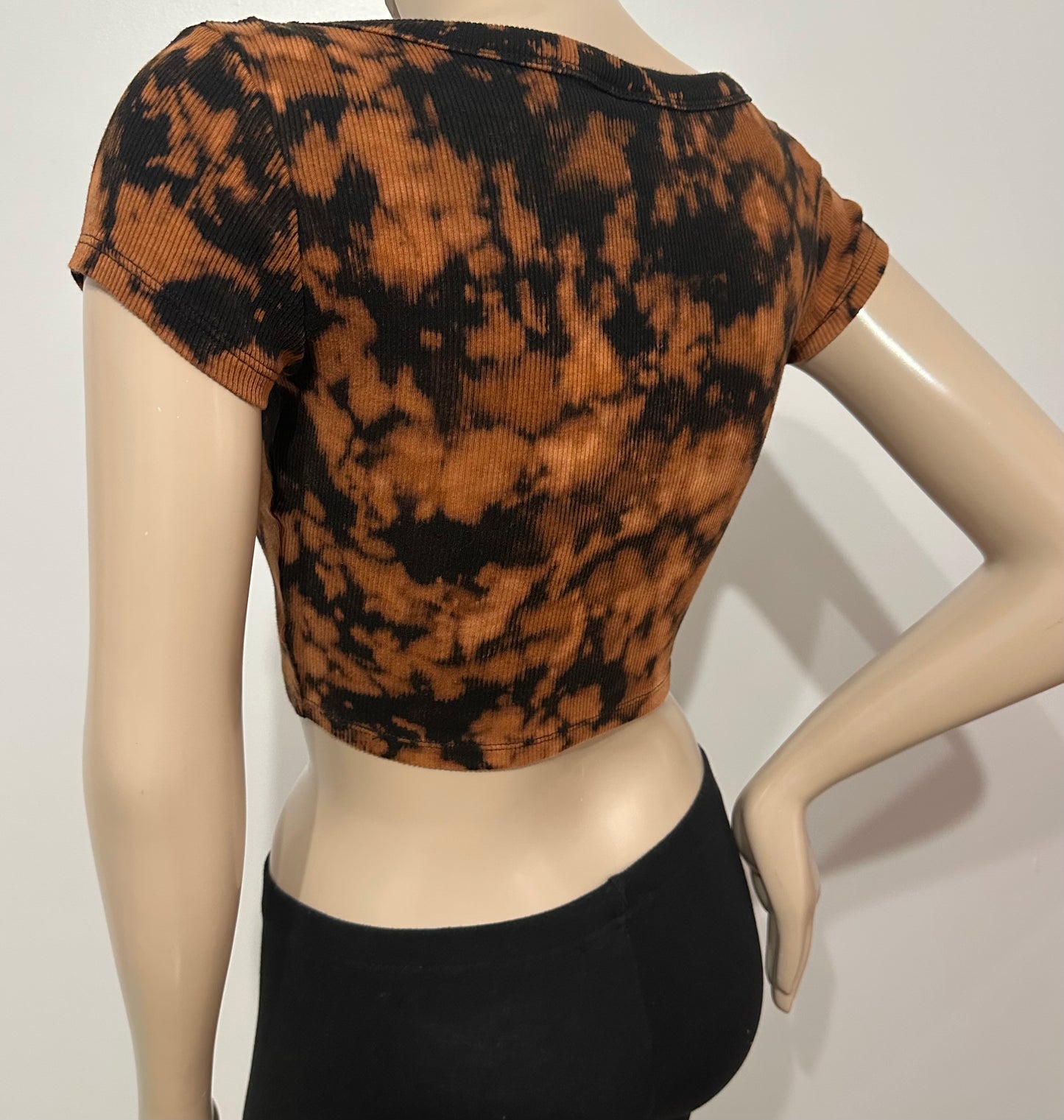 T-shirt crop top